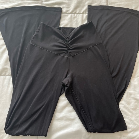 aerie offline flare leggings - Picture 4 of 6